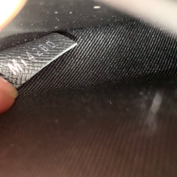 Louis Vuitton Christopher Wearable Wallet - Picture 17 of 17